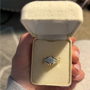 Phi Sigma Sigma Ring